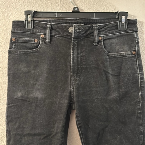Men’s jeans American eagle 32x32 black preowned condition some distressed area - Picture 2 of 16